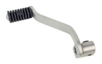 Рычаг КПП BSE Z1 150 19/16; Z1 150 19/16 2021; J1/J2 LE 250; Z2 250; Z2 250 STUNT; J1/J2 250 2019 с приборко...; J1/J2 250 2019; J1/J2 250 2018; Z3 250 2019; Z3 250 2020;... 30.130.1100 ― | SYM-CENTER.ru - Мототехника SYM, запчасти, сервис