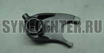 Вилка механизма переключения передач SYM XS 125 24231-B04-010 ― | SYM-CENTER.ru - Мототехника SYM, запчасти, сервис
