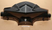 Облицовка руля передняя черный_BK-001 SYM Orbit 50 ― | SYM-CENTER.ru - Мототехника SYM, запчасти, сервис
