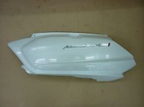 Облицовка задняя левая белый_WH-300PL SYM Maxsym 400 SYM MAXSYM 400 8360G-L4A-000-QU ― | SYM-CENTER.ru - Мототехника SYM, запчасти, сервис